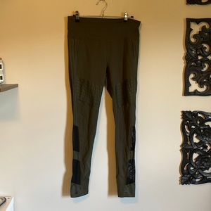 Athleta Hunter Green Moto Leggings w/ Mesh Detailing Size M